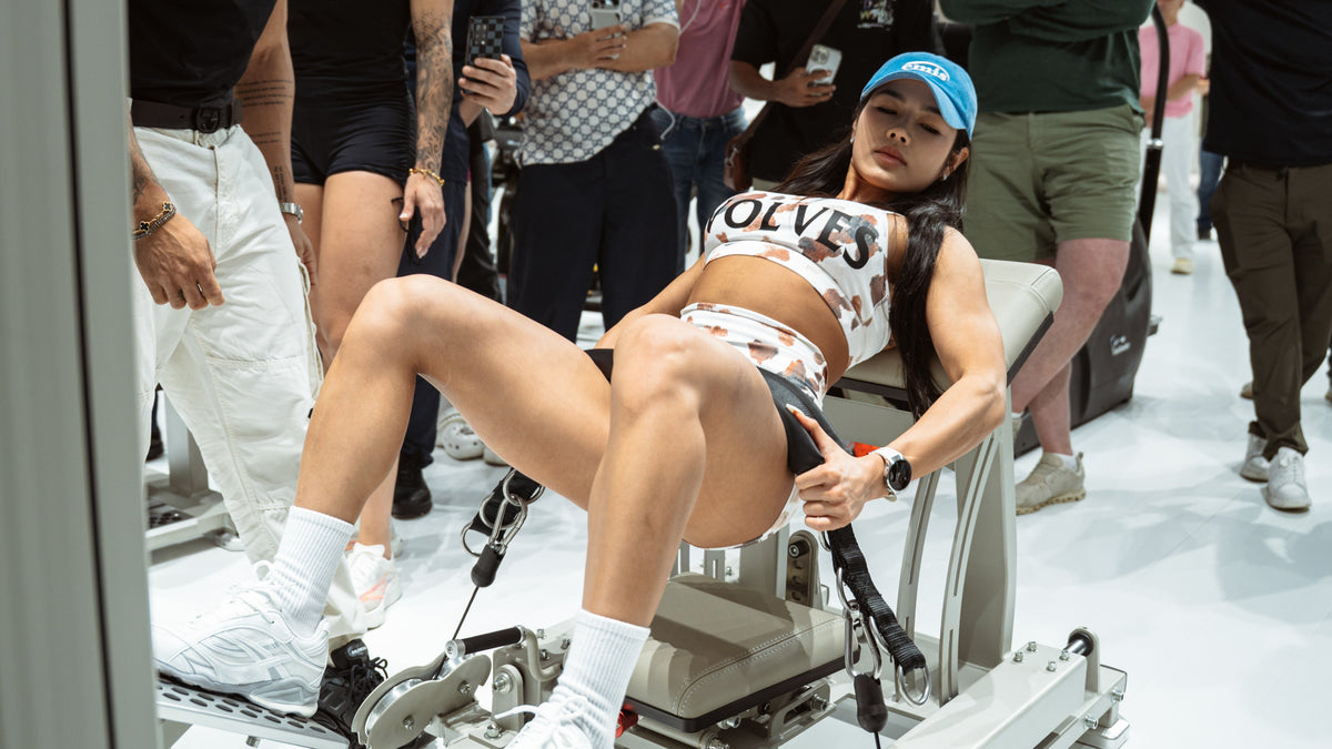 Athlete using a Gluteleader Buttocks Bridge machine